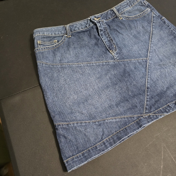 White House Black Market Denim Blue Women's Skirt Size 16 - Picture 2 of 7